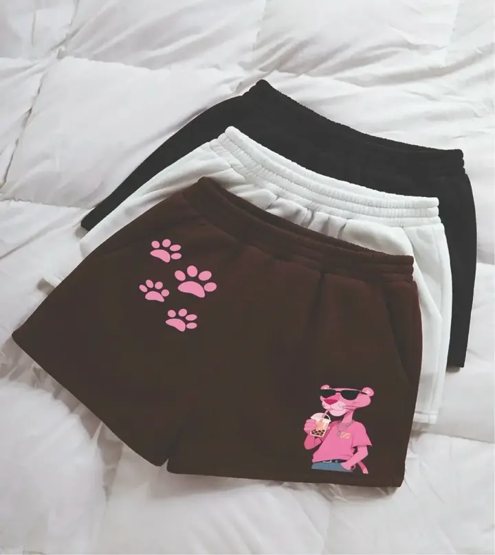 Чёрно-белый fashion-принт на текстиле
